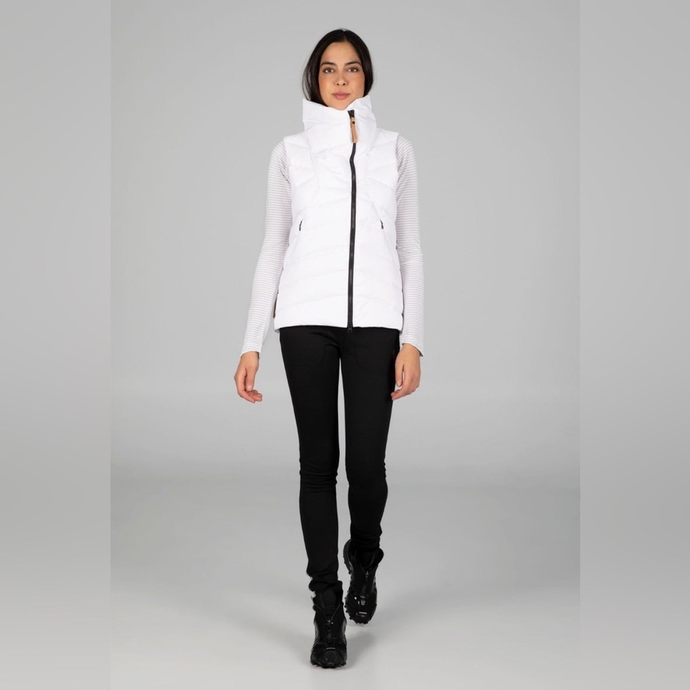 Indygena White Papluma Down Vest, size S